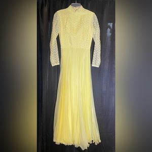 Super Groovy 1970s Prom / Party Dress